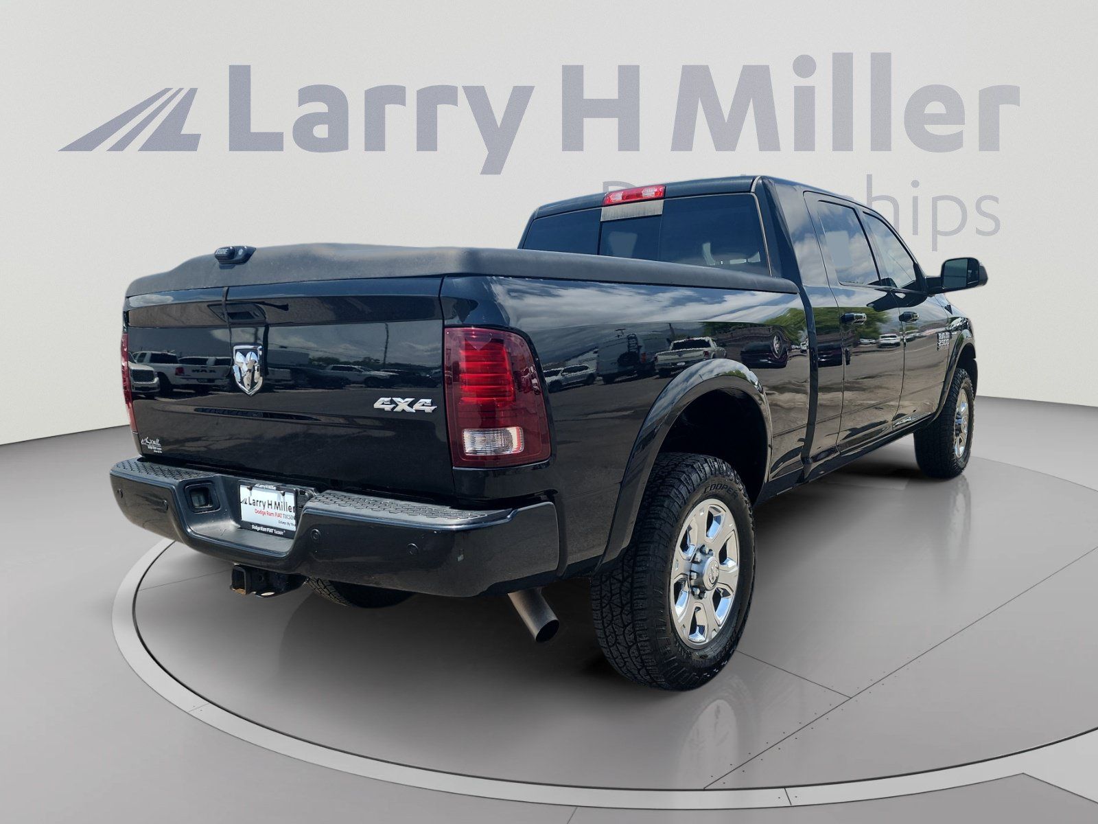 Used 2018 RAM 2500 Laramie w/ Sport Appearance Group AWD/4WD image 5