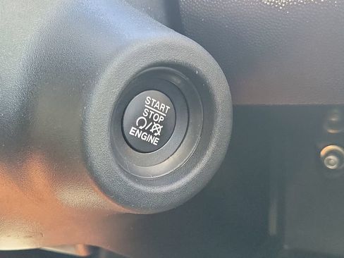 Used 2025 RAM ProMaster 2500 w/ Convenience Group FWD image 34