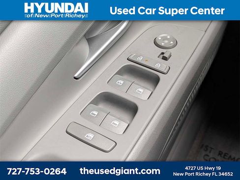 Used 2024 Hyundai Elantra SEL image 24