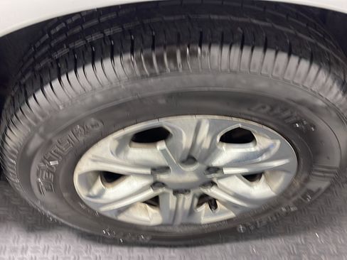 Used 2014 Chevrolet Traverse LS FWD image 20