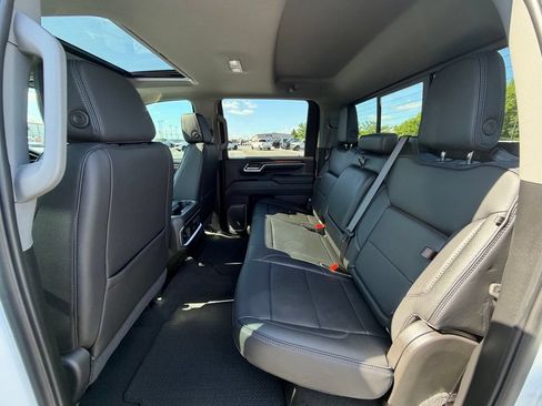 Used 2025 GMC Sierra 2500 Denali AWD/4WD image 6
