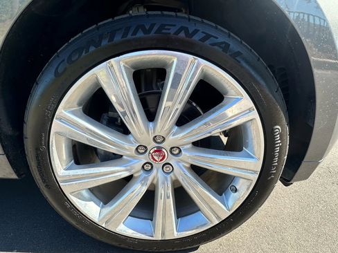 Used 2018 Jaguar F-PACE R-Sport image 15
