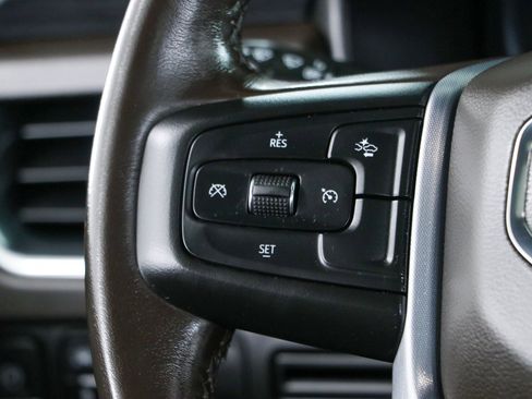 Used 2023 GMC Yukon SLT AWD/4WD image 14