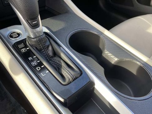 Used 2025 Nissan Altima 2.5 SV image 11