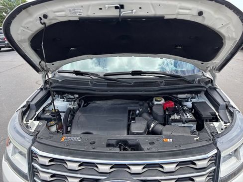 Used 2017 Ford Explorer XLT w/ Equipment Group 202A FWD image 25