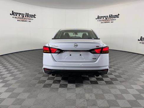Used 2025 Nissan Altima 2.5 SR image 9