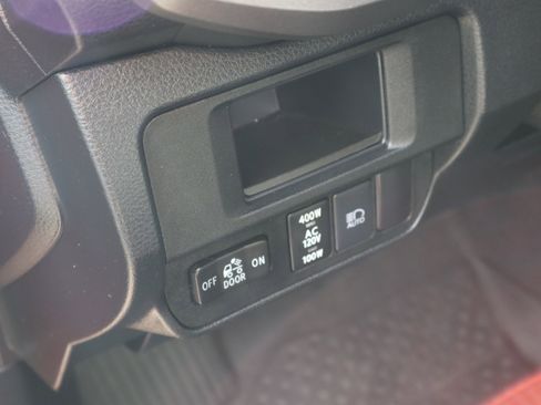 Used 2018 Toyota Tacoma TRD Off-Road w/ TRD Premium Off Road Package image 24