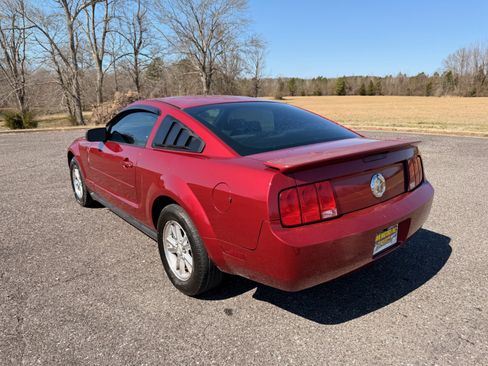 Used 2007 Ford Mustang Coupe image 3