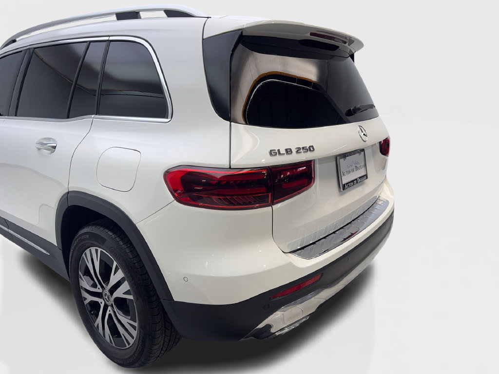 Used 2025 Mercedes-Benz GLB 250 w/ Exclusive Package image 21