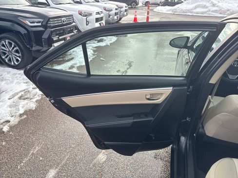 Used 2015 Toyota Corolla LE image 36