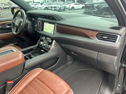 Used 2024 GMC Yukon Denali Ultimate AWD/4WD image 46