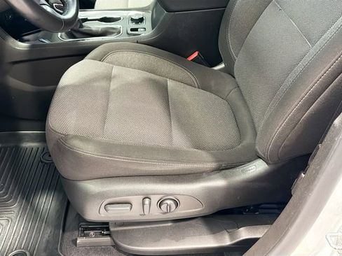 Used 2022 Chevrolet Traverse LT AWD/4WD image 17