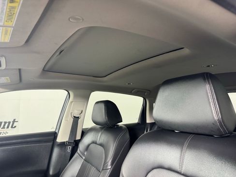 Used 2024 Honda HR-V EX-L image 4