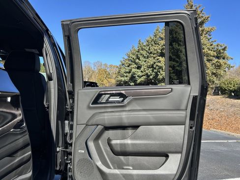 New 2026 GMC Yukon XL Elevation image 58