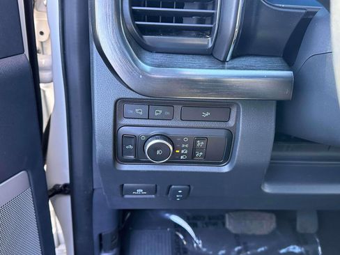 Used 2024 Ford F250 Lariat w/ Tremor Off-Road Package image 22