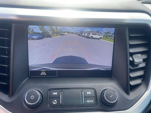 Used 2023 GMC Acadia SLT AWD/4WD image 24
