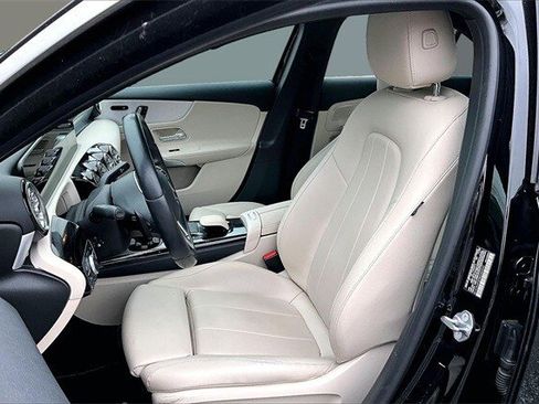 Certified 2021 Mercedes-Benz A 220 4MATIC image 11