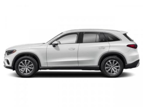 Used 2023 Mercedes-Benz GLC 300 4MATIC image 3