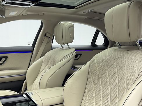 Used 2022 Mercedes-Benz S 500 4MATIC w/ Warmth & Comfort Package image 39