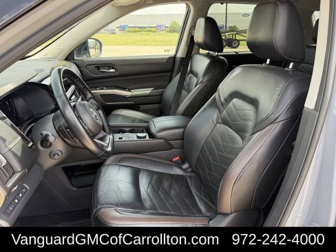Used 2023 Nissan Pathfinder Platinum w/ Lighting Package (N92) AWD/4WD image 33