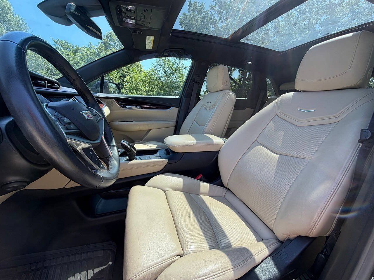 Used 2017 Cadillac XT5 Luxury w/ Driver Awareness Package FWD image 10