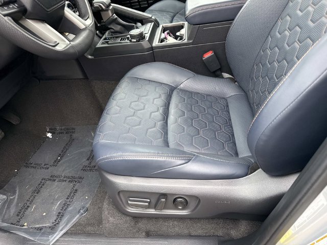 Used 2026 Toyota 4Runner Platinum AWD/4WD image 15