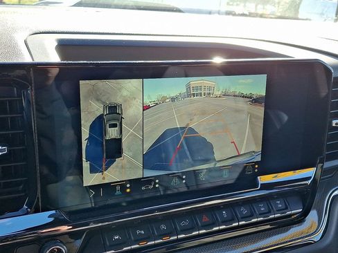 Used 2023 Chevrolet Silverado 1500 ZR2 w/ Technology Package image 18