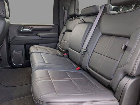 Used 2024 Chevrolet Silverado 2500 High Country w/ High Country Premium Package AWD/4WD image 36