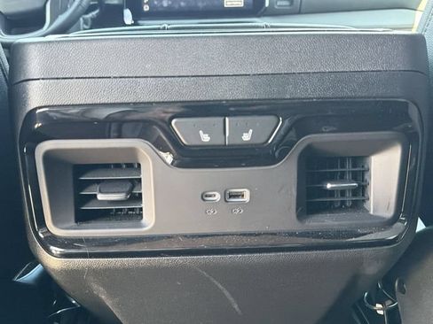 Used 2025 GMC Sierra 2500 AT4 w/ AT4 Premium Plus Package AWD/4WD image 23