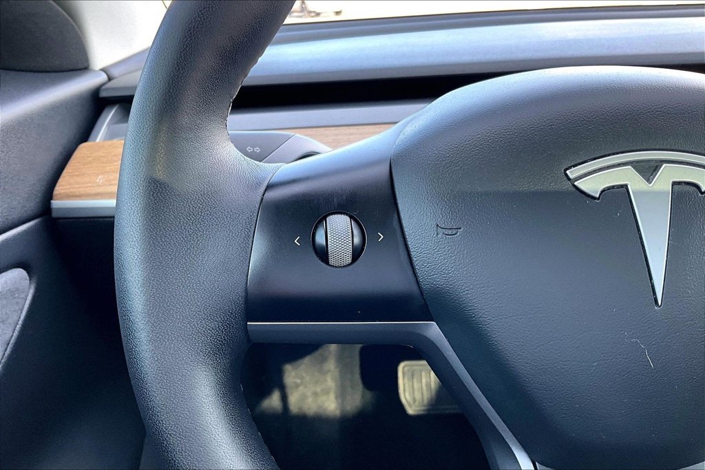 Used 2021 Tesla Model 3 Long Range AWD/4WD image 18