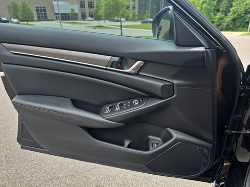 Used 2020 Honda Accord LX image 27
