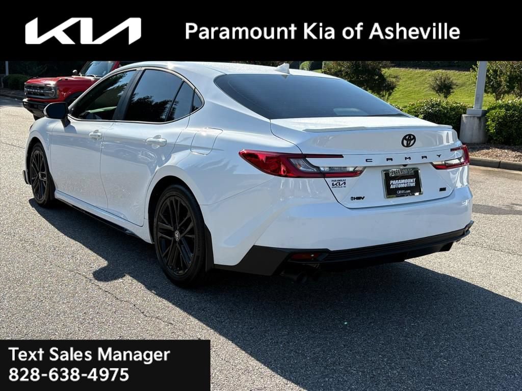 Used 2025 Toyota Camry SE w/ Convenience Package FWD image 4