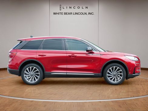 Used 2025 Lincoln Corsair Reserve FWD image 4
