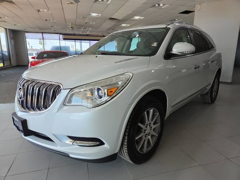 Used 2017 Buick Enclave Convenience FWD image 3