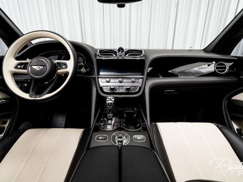 Used 2022 Bentley Bentayga image 37