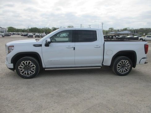 New 2026 GMC Sierra 1500 Denali Ultimate AWD/4WD image 10