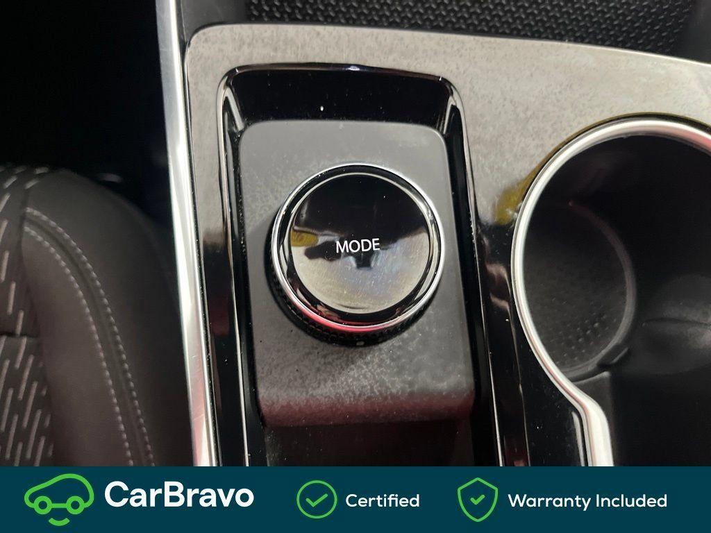Used 2026 Chevrolet Equinox LT AWD/4WD image 32
