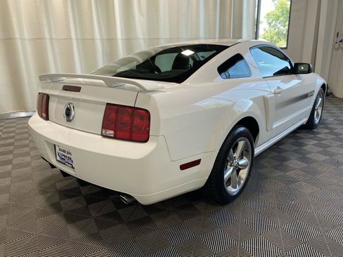 Used 2008 Ford Mustang GT RWD image 8