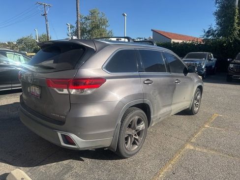 Used 2017 Toyota Highlander Limited Platinum w/ Carpet Mat Package image 7