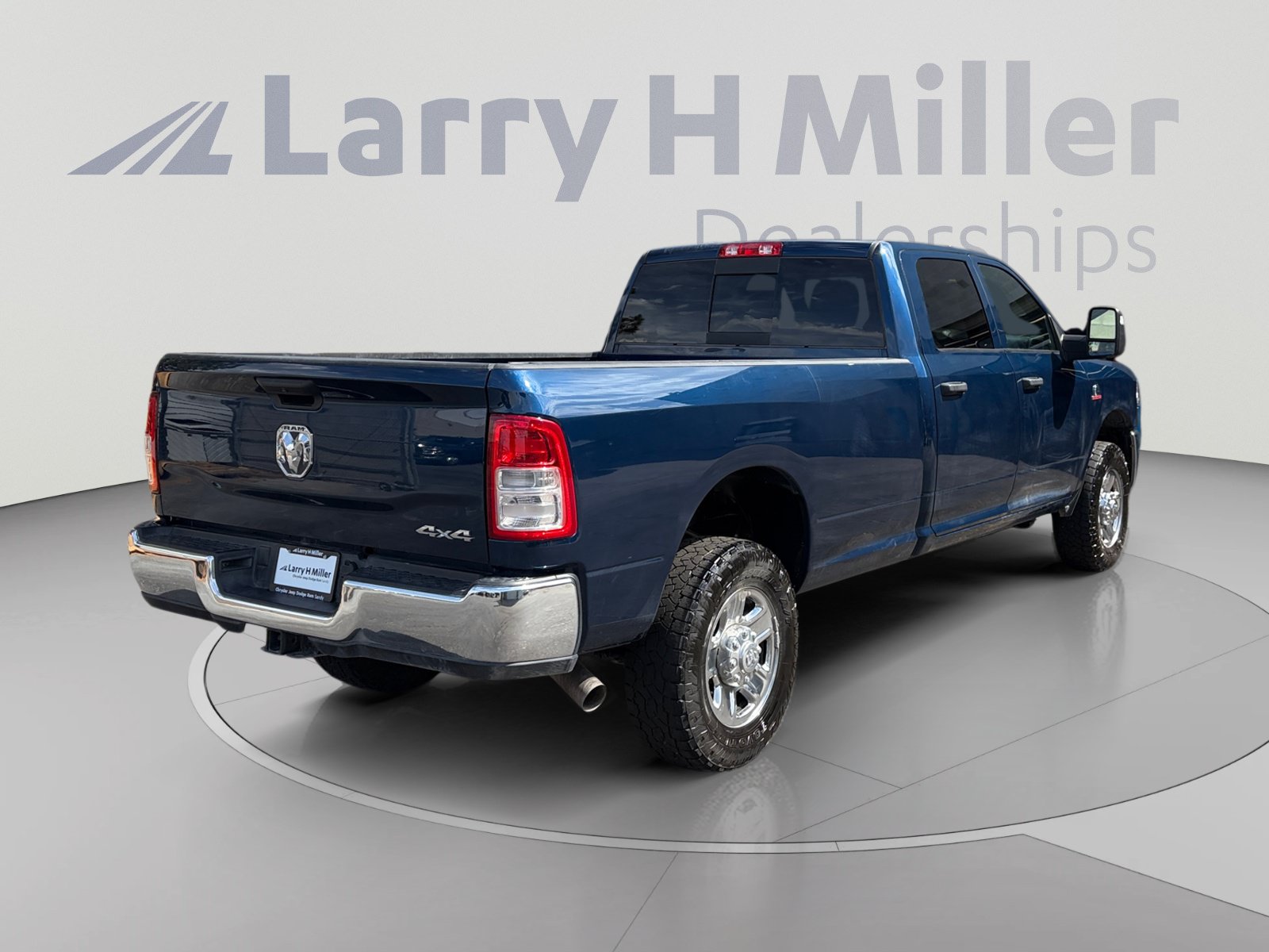 Used 2024 RAM 2500 Tradesman w/ Chrome Appearance Group AWD/4WD image 5