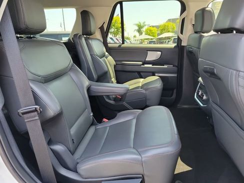 Certified 2025 Ford Expedition Active AWD/4WD image 21