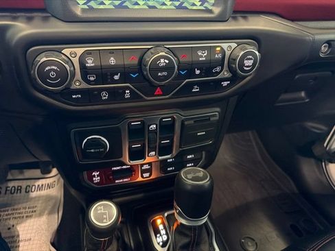 Used 2021 Jeep Wrangler Unlimited Rubicon AWD/4WD image 30