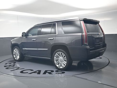Used 2018 Cadillac Escalade Platinum AWD/4WD image 19