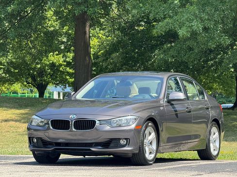 Used 2013 BMW 328i xDrive Sedan AWD/4WD image 4