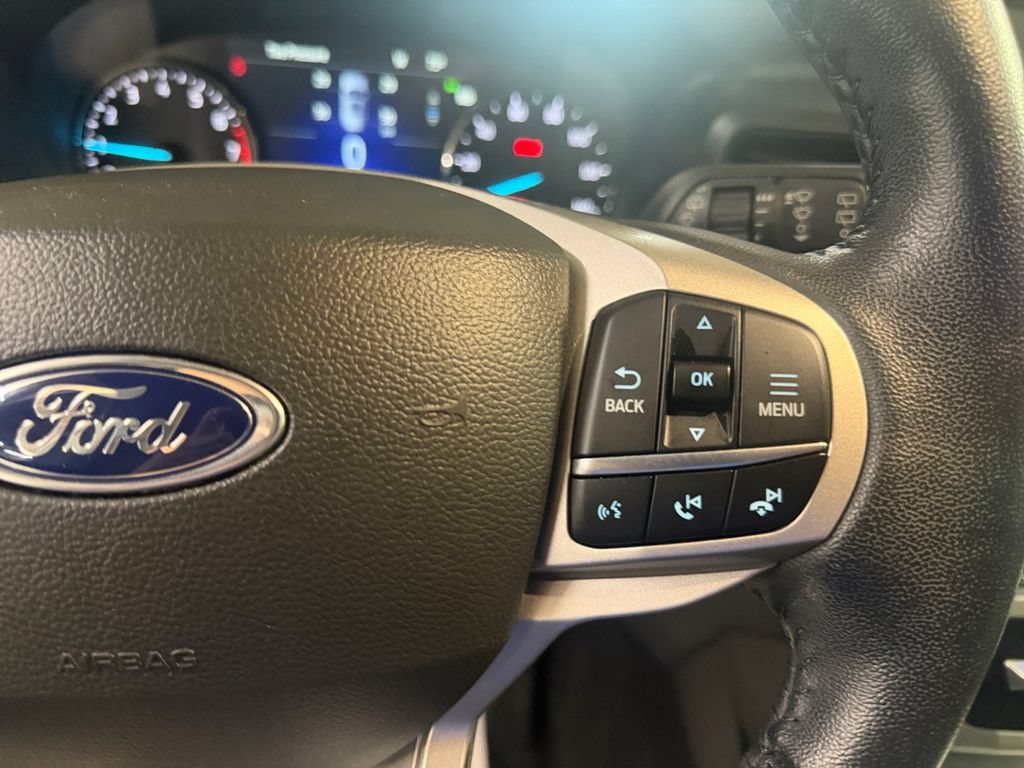 Used 2023 Ford Explorer XLT AWD/4WD image 15