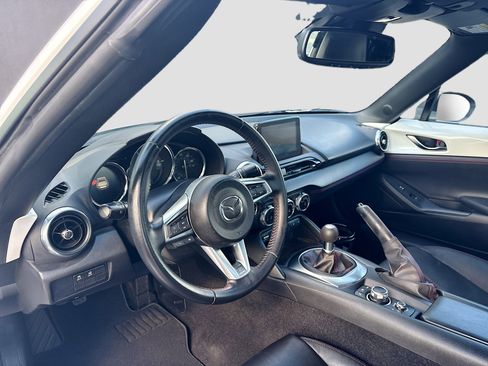 Used 2019 MAZDA MX-5 Miata RF Grand Touring image 10