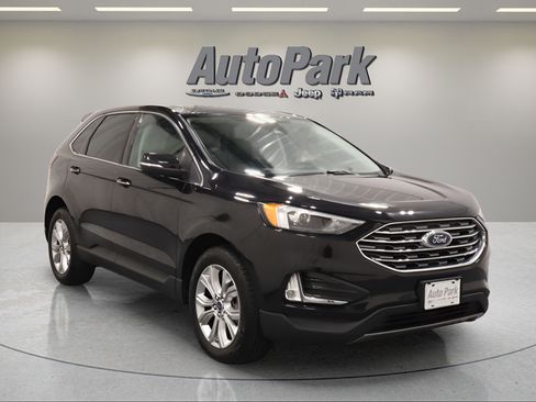 Used 2022 Ford Edge Titanium AWD/4WD image 2