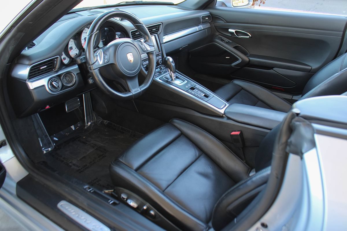 Used 2016 Porsche 911 Carrera 4S w/ Sport Chrono Package AWD/4WD image 17