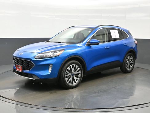 Used 2020 Ford Escape Titanium AWD/4WD image 2