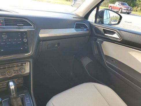 Used 2019 Volkswagen Tiguan SE image 26